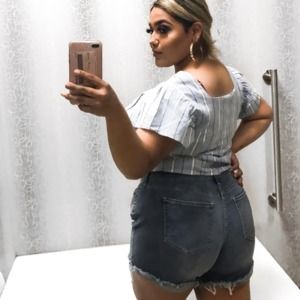 Meet your Posher, Karina